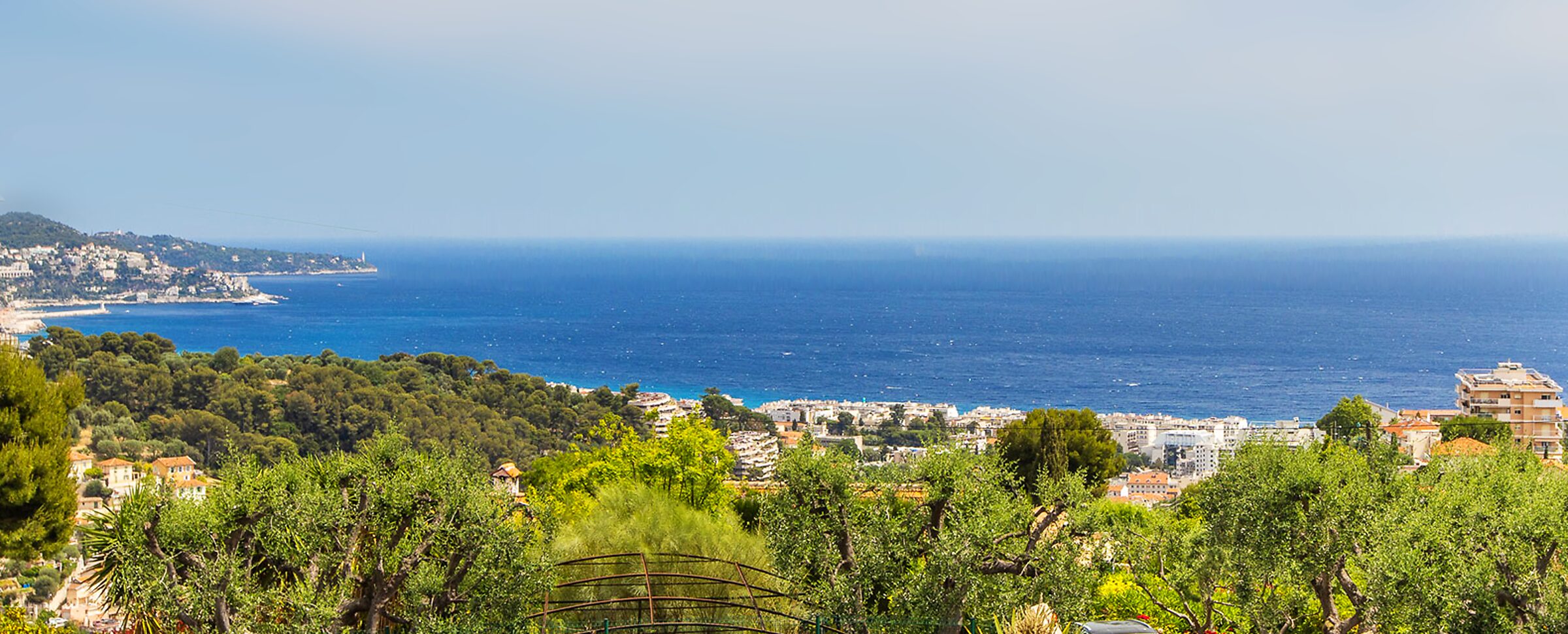 La Baia degli Angeli vista dall'appartamento, sulla collina di Bellet a Nizza